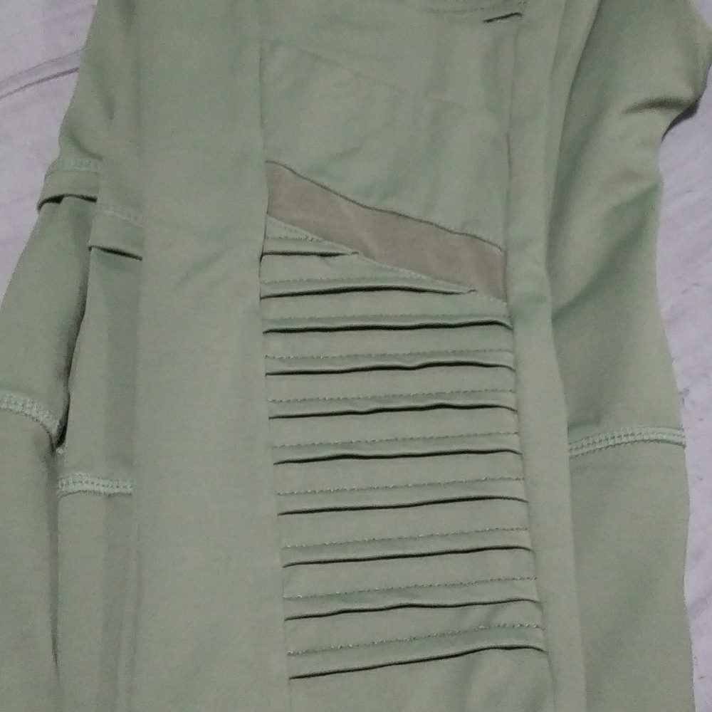 CVG Army Green Moto Capris XL